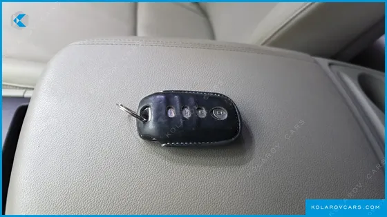 KIA CARNIVAL 11-SEATER DELUXE