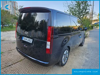 HYUNDAI STARIA TOURER 11-SEATER