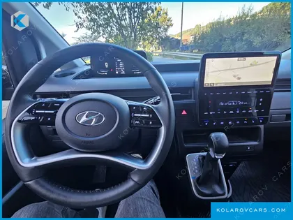 HYUNDAI STARIA TOURER 11-SEATER