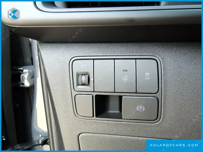 HYUNDAI STARIA L3.5 CARGO 5-SEATER
