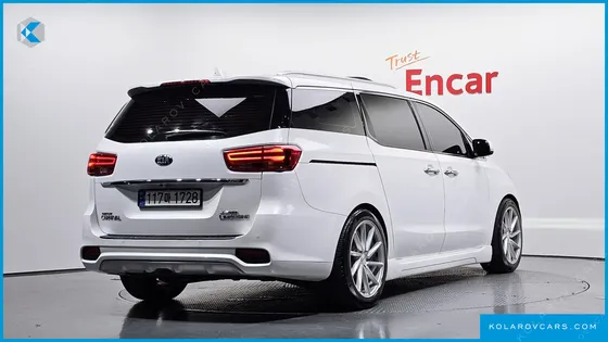 KIA CARNIVAL GASOLINE 7-SEATER LIMOUSINE