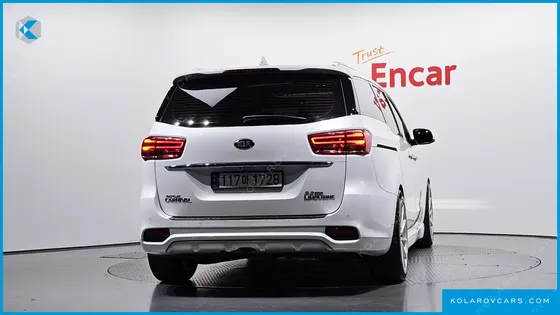 KIA CARNIVAL GASOLINE 7-SEATER LIMOUSINE