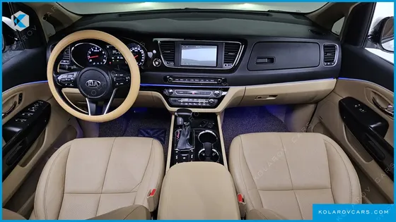 KIA CARNIVAL GASOLINE 7-SEATER LIMOUSINE