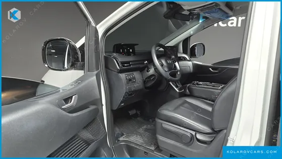 HYUNDAI STARIA TOURER 9-SEATER