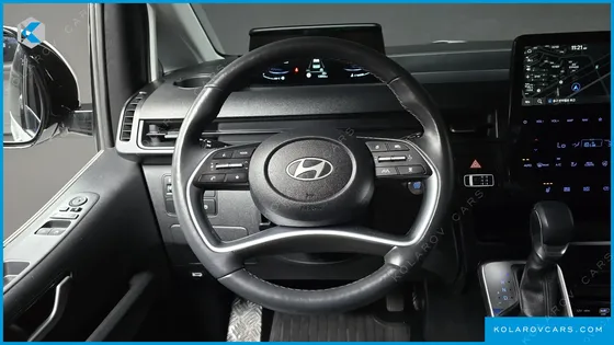 HYUNDAI STARIA TOURER 9-SEATER