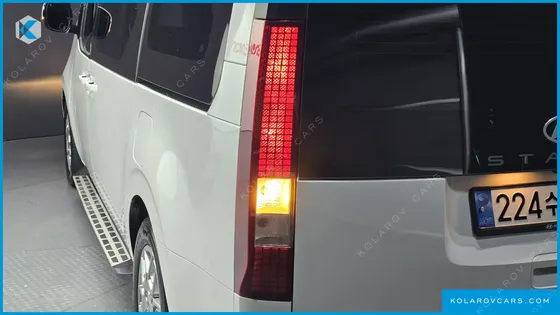 HYUNDAI STARIA TOURER 9-SEATER