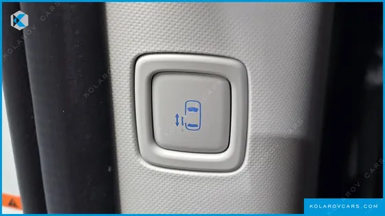 HYUNDAI STARIA TOURER 9-SEATER