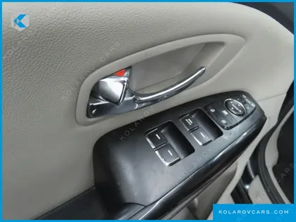 KIA CARNIVAL 9-SEATER PRSTIGE