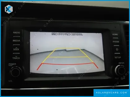 KIA CARNIVAL 9-SEATER PRSTIGE