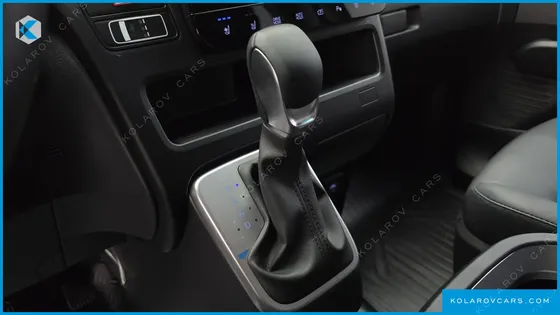 HYUNDAI STARIA L3.5 CARGO 5-SEATER