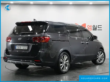 KIA CARNIVAL 9-SEATER PRSTIGE