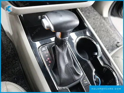 KIA CARNIVAL 9-SEATER PRSTIGE