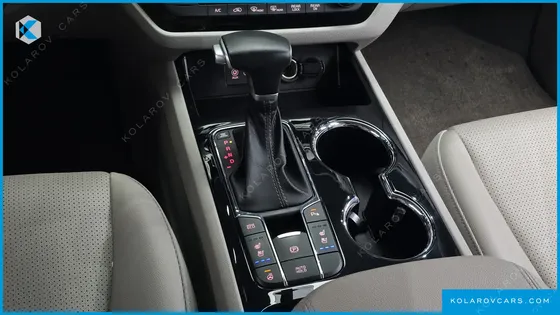 KIA CARNIVAL 9-SEATER PRSTIGE