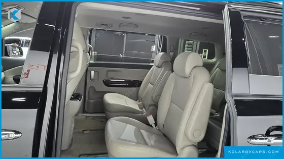 KIA CARNIVAL 9-SEATER PRSTIGE