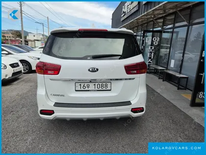 KIA CARNIVAL 9-SEATER PRSTIGE