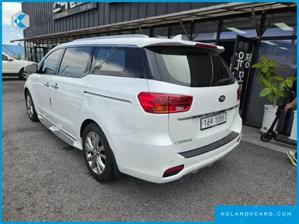 KIA CARNIVAL 9-SEATER PRSTIGE