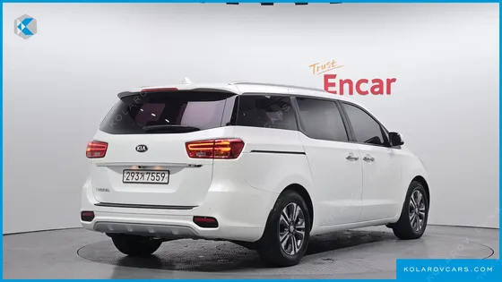 KIA CARNIVAL 9-SEATER LUXURY
