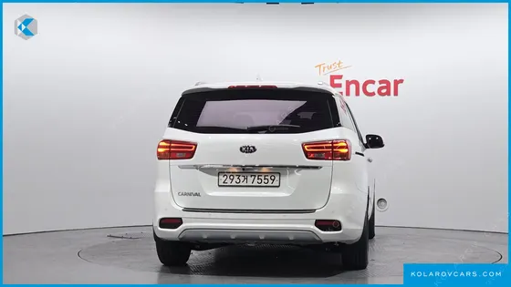 KIA CARNIVAL 9-SEATER LUXURY