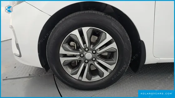 KIA CARNIVAL 9-SEATER LUXURY