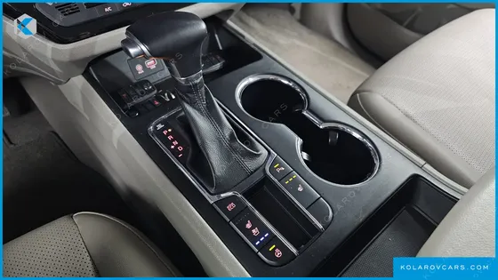 KIA CARNIVAL 9-SEATER LUXURY