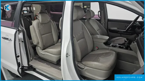 KIA CARNIVAL 9-SEATER LUXURY