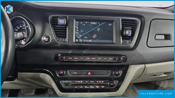 KIA CARNIVAL 9-SEATER LUXURY