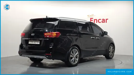 KIA CARNIVAL 9-SEATER NOBLESSE SPECIAL