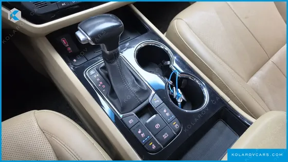 KIA CARNIVAL 9-SEATER NOBLESSE SPECIAL