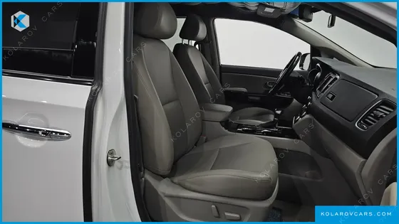KIA CARNIVAL 9-SEATER PRSTIGE