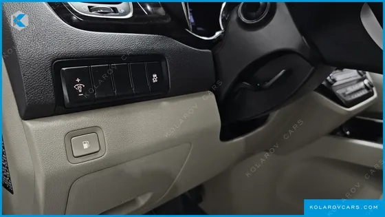 KIA CARNIVAL 9-SEATER PRSTIGE