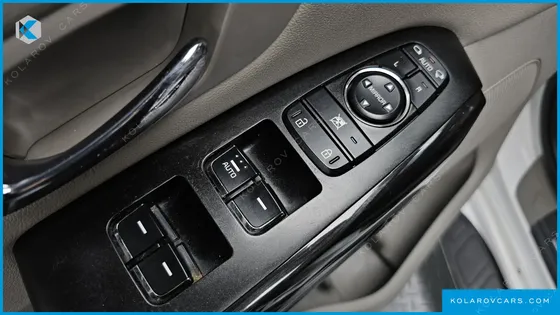 KIA CARNIVAL 9-SEATER PRSTIGE