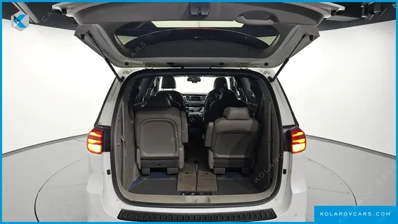 KIA CARNIVAL 9-SEATER PRSTIGE