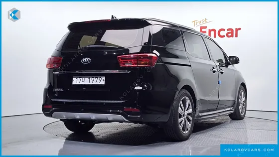 KIA CARNIVAL 9-SEATER NOBLESSE
