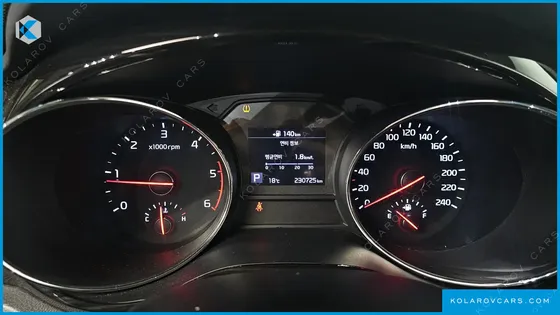 KIA CARNIVAL 9-SEATER NOBLESSE