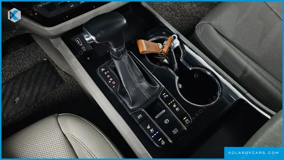KIA CARNIVAL 9-SEATER NOBLESSE