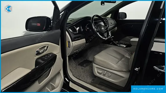 KIA CARNIVAL 9-SEATER NOBLESSE