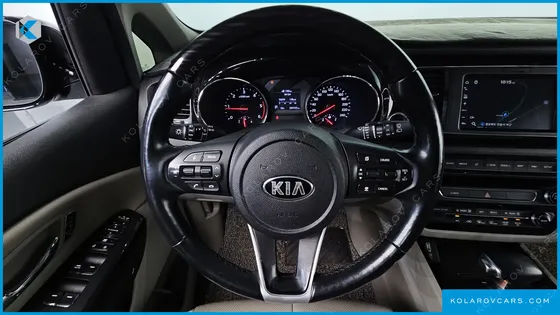 KIA CARNIVAL 9-SEATER NOBLESSE
