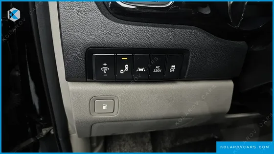 KIA CARNIVAL 9-SEATER NOBLESSE