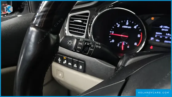 KIA CARNIVAL 9-SEATER NOBLESSE