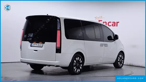 HYUNDAI STARIA HEV 1.6 LOUNGE 9-SEATER
