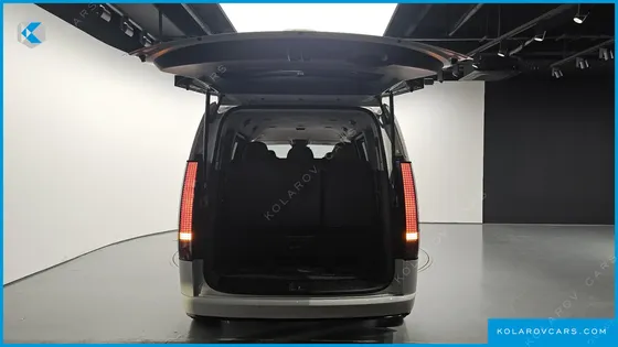 HYUNDAI STARIA HEV 1.6 LOUNGE 9-SEATER