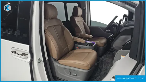 HYUNDAI STARIA HEV 1.6 LOUNGE 9-SEATER
