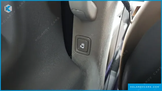 HYUNDAI STARIA HEV 1.6 LOUNGE 9-SEATER