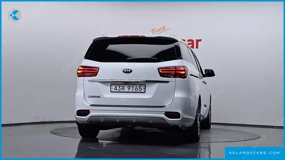 KIA CARNIVAL 9-SEATER PRSTIGE