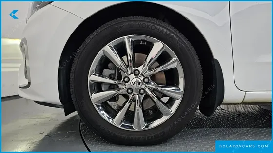 KIA CARNIVAL 9-SEATER PRSTIGE