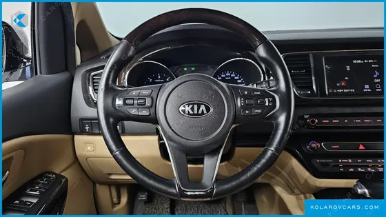 KIA CARNIVAL 9-SEATER PRSTIGE