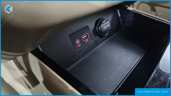 KIA CARNIVAL 9-SEATER PRSTIGE