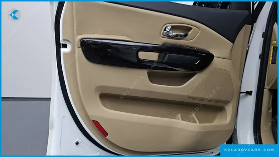 KIA CARNIVAL 9-SEATER PRSTIGE