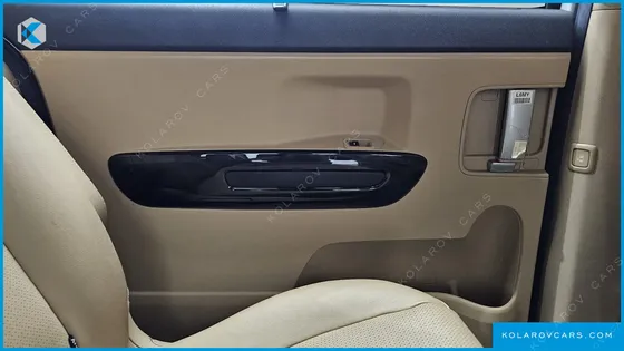 KIA CARNIVAL 9-SEATER PRSTIGE