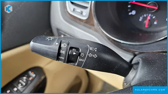 KIA CARNIVAL 9-SEATER PRSTIGE